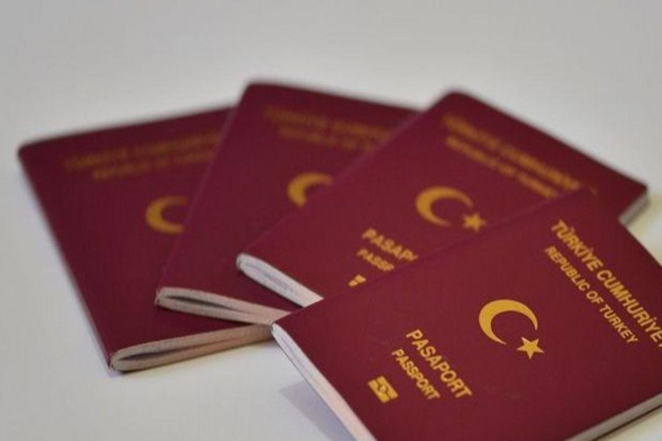 Afrika &uuml;lkelerinden Kenya'da T&uuml;rkiye Cumhuriyeti vatandaşlığının bit pazarında reklamı yapıldığı