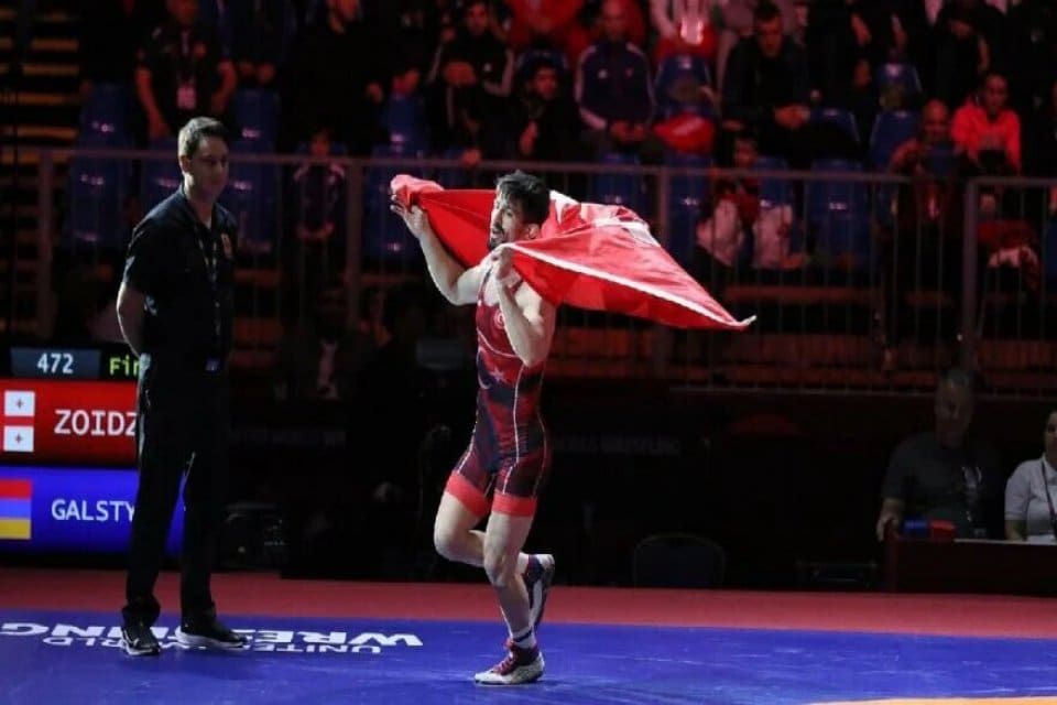 Avrupa G&uuml;reş Şampiyonası grekoromen stil 60 kiloda Kerem Kamal, altın