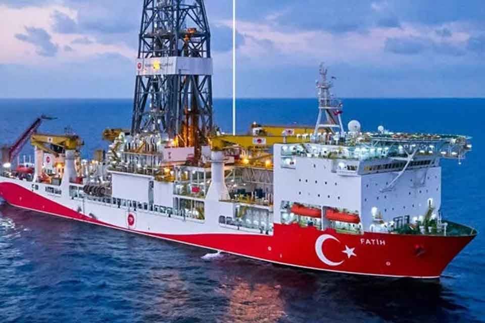 Fatih Sondaj Gemisi Amasra 2'de yeni sondaj yapmaya başladı. T&uuml;rkiye