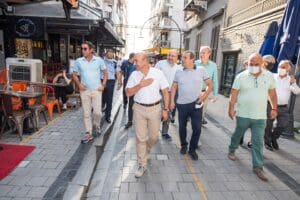 İzmir B&uuml;y&uuml;kşehir Belediye Başkanı Tun&ccedil; Soyer, Kıbrıs Şehitleri Caddesi İşadamları