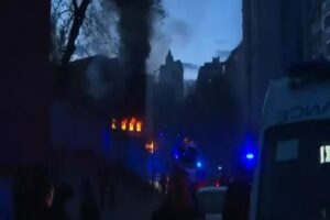 Ukrayna'nın başkenti Kiev'de iki g&uuml;&ccedil;l&uuml; patlama meydana geldi. B&ouml;lgeden gelen