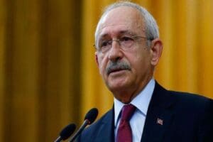 Kızılay'ın &ccedil;adır satışına ilişkin tartışma s&uuml;r&uuml;yor. Kızılay yetkililerine seslenen CHP