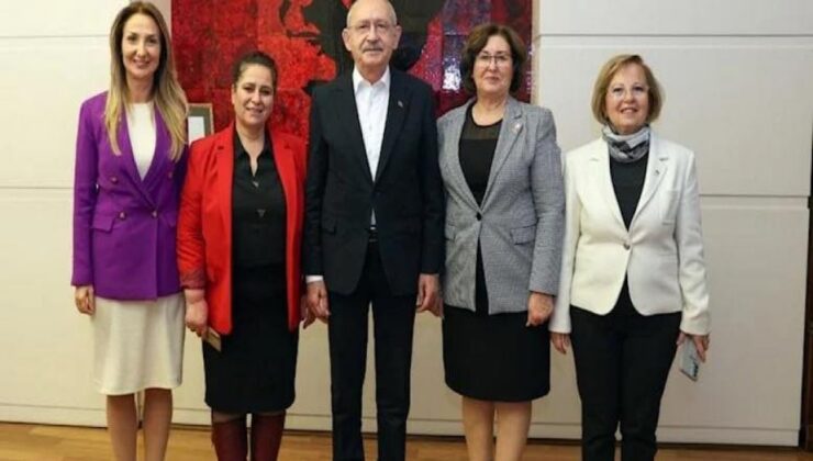 Kılıçdaroğlu, 110 bininci kadın üyeye rozet taktı