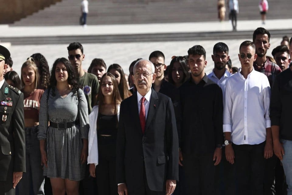 CHP Genel Başkanı Kemal Kılı&ccedil;daroğlu, partisinin kuruluşunun 99'uncu yıl d&ouml;n&uuml;m&uuml;nde