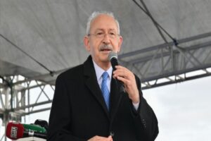 CHP Genel Başkanı Kemal Kılı&ccedil;daroğlu, Denizli'nin Bozkurt il&ccedil;esinde il&ccedil;e belediyesi