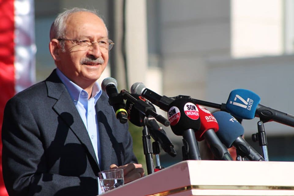 CHP Lideri Kemal Kılı&ccedil;daroğlu, &Ouml;rnekk&ouml;y'de b&uuml;y&uuml;kşehir belediyesinin ger&ccedil;ekleştirdiği kentsel d&ouml;n&uuml;ş&uuml;m