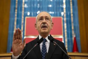 Partisinin grup toplantısında konuşan CHP Genel Başkanı Kılı&ccedil;daroğlu, h&uuml;k&uuml;mete Suriyeli