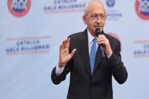 Millet İttifakı cumhurbaşkanı adayı Kemal Kılı&ccedil;daroğlu, Ardahan'da vatandaşlara seslendi. Millet