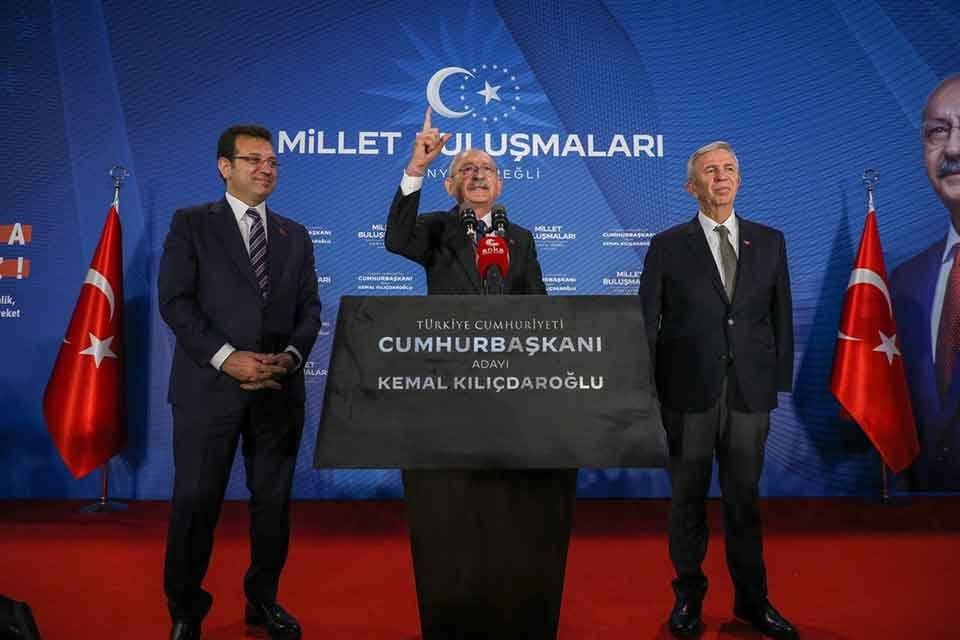 CHP Lideri Kemal Kılı&ccedil;daroğlu,&nbsp;Ekrem İmamoğlu&nbsp;ve&nbsp;Mansur Yavaş&nbsp;ile birlikte, bug&uuml;n Konya'daki Millet