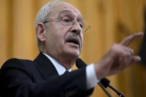 CHP Genel Başkanı Kemal Kılı&ccedil;daroğlu, b&uuml;y&uuml;k yıkıma neden olan deprem