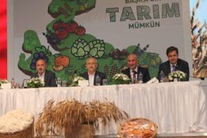 İzmir programının son aşamasında Başka Bir Tarım M&uuml;mk&uuml;n etkinliğine katılan