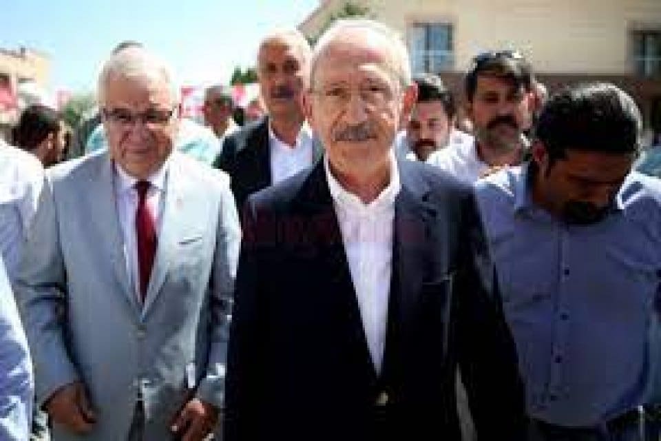 CHP lideri Kemal Kılı&ccedil;daroğlu, Nevşehir'de muhtarlar ve STK temsilcileriyle bir