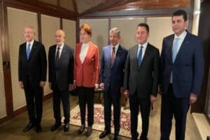 CHP lideri Kılı&ccedil;daroğlu, altı muhalefet partisi liderinin bir araya geldiği
