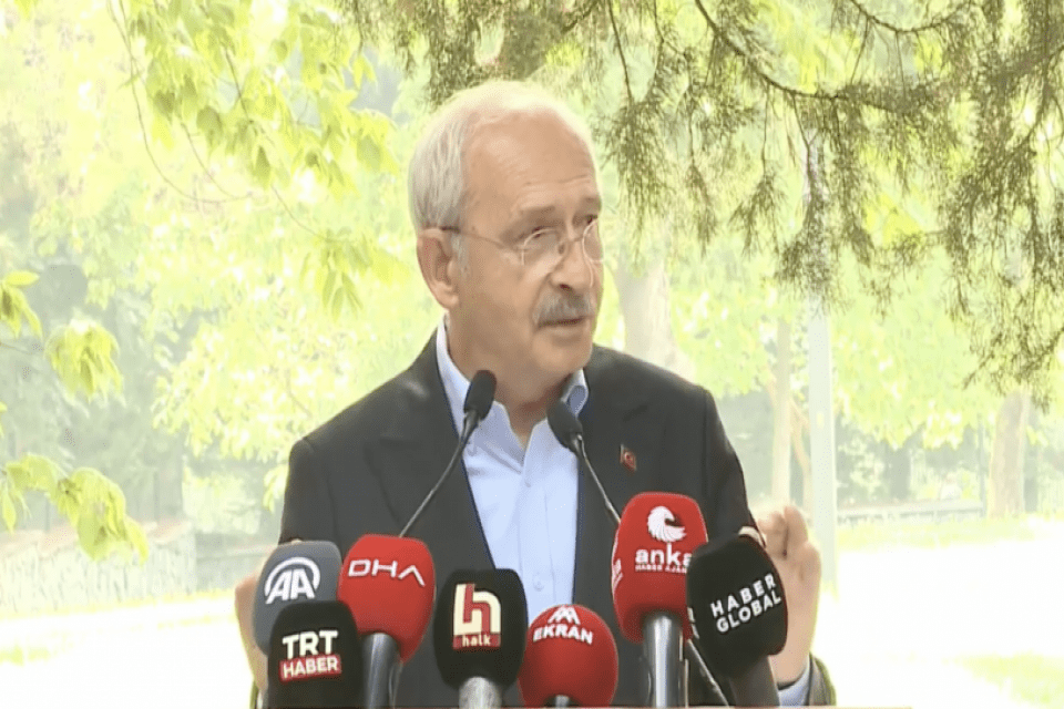 CHP Genel Başkanı Kemal Kılı&ccedil;daroğlu, İstanbul'da CHP Gen&ccedil;lik Kolları İl