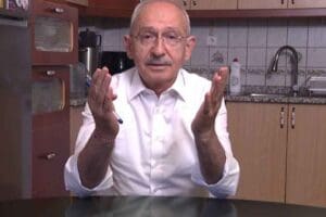 Kılı&ccedil;daroğlu "Kadınlar omuz omuza durduklarında aradan kimse ge&ccedil;emez" dedi. Millet