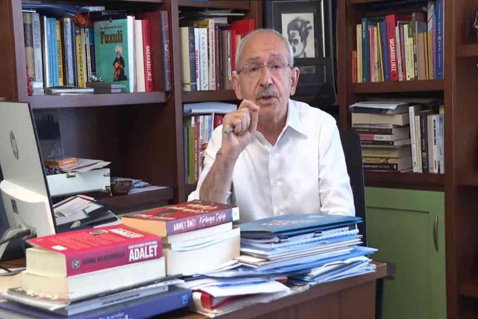 Se&ccedil;imlere sayılı g&uuml;nler kala CHP'ye y&ouml;nelik yapılan saldırı ve provokasyonlar