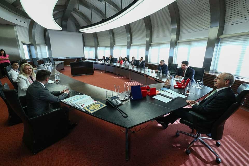 Cumhuriyet Halk Partisi (CHP) Genel Başkanı Kemal Kılı&ccedil;daroğlu, d&uuml;nyanın en