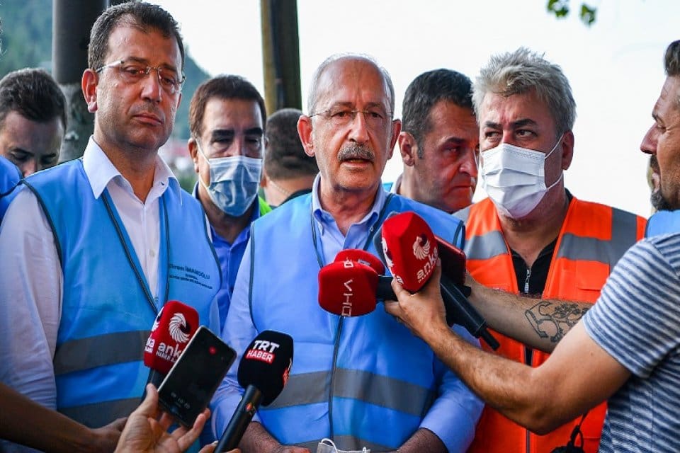 CHP Genel Başkanı Kemal Kılı&ccedil;daroğlu sel felaketinin yaşandığı Sinop'un Ayancık