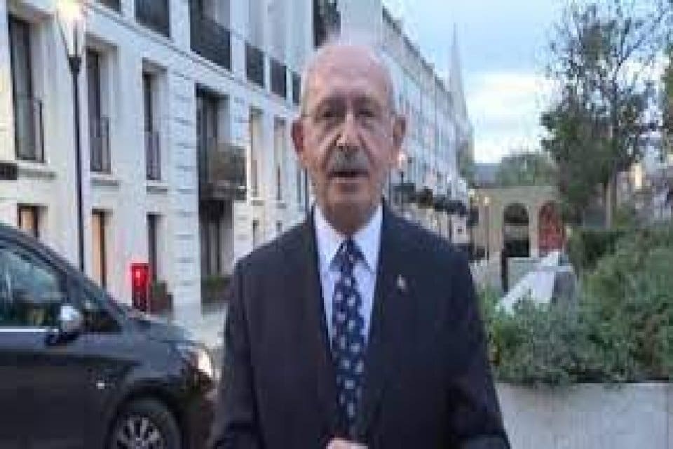 CHP lideri Kılı&ccedil;daroğlu, İngiltere'nin başkenti Londra'dan seslenerek, "Bug&uuml;n Londra&rsquo;da Chelsea&rsquo;yi