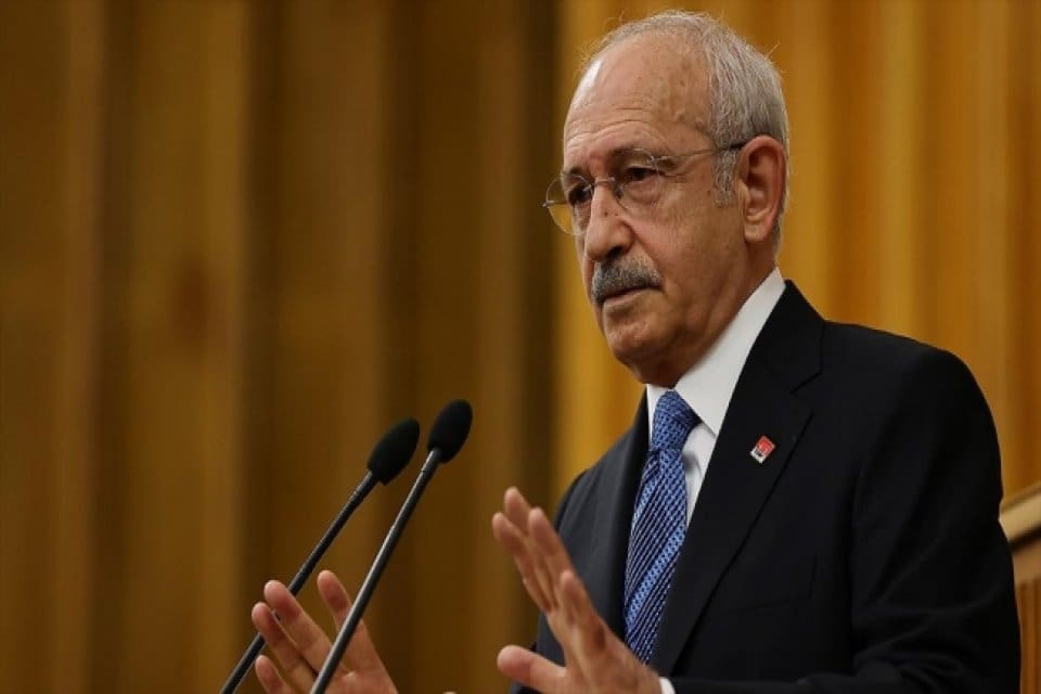 CHP Genel Başkanı Kemal Kılı&ccedil;daroğlu, meslek &ouml;rg&uuml;t&uuml; temsilcileriyle g&ouml;r&uuml;şt&uuml;. CHP