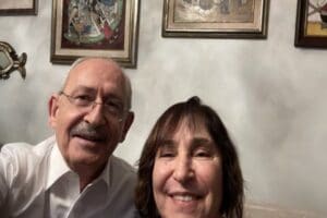 CHP Genel Başkanı Kemal Kılı&ccedil;daroğlu, 14 Şubat Sevgililer G&uuml;n&uuml;'nde bir