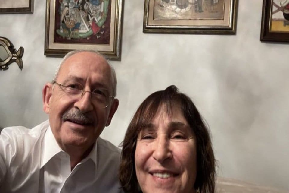 CHP Genel Başkanı Kemal Kılı&ccedil;daroğlu, 14 Şubat Sevgililer G&uuml;n&uuml;'nde bir