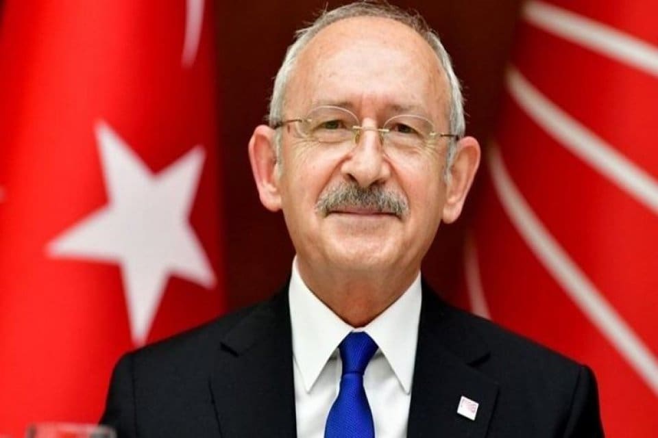 CHP Genel Başkanı Kemal Kılı&ccedil;daroğlu, 17 Ağustos 1999 yılında meydana