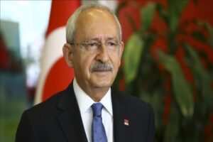 CHP Genel Başkanı Kemal Kılıçdaroğlu, Fox TV ekranlarında İlker Karagöz'ün
