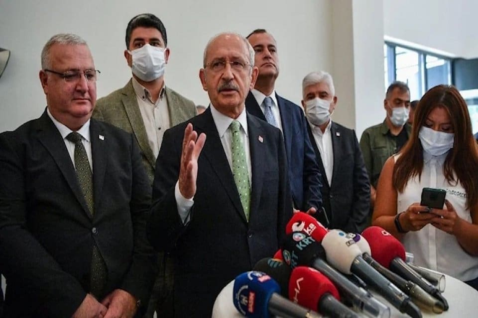 CHP Genel Başkanı Kemal Kılı&ccedil;daroğlu kendisi i&ccedil;in "Haysiyet fukarası, sefil,
