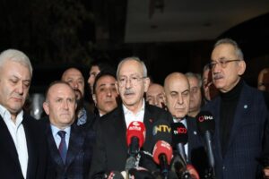 CHP Genel Başkanı Kemal Kılı&ccedil;daroğlu, &ldquo;Sayın Meral Akşener&rsquo;i ziyaret ettim,