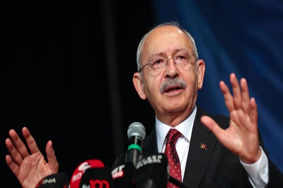 CHP lideri Kemal Kılı&ccedil;daroğlu, Sakarya'da ger&ccedil;ekleşen grup toplantısında konuştu. Altılı