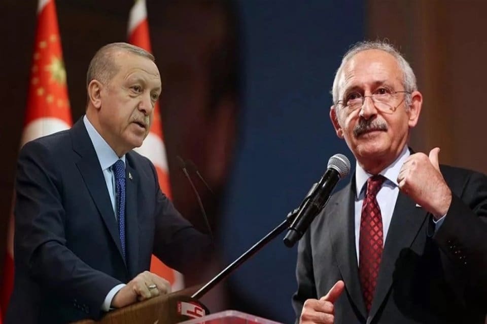 CHP Genel Başkanı Kemal Kılı&ccedil;daroğlu, Cumhurbaşkanı Erdoğan'ın baş&ouml;rt&uuml;s&uuml;ne anayasa değişikliğiyle