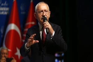 CHP lideri Kemal Kılı&ccedil;daroğlu, Borsa İstanbul'da manip&uuml;lasyon yapıldığını belirterek "K&uuml;&ccedil;&uuml;k