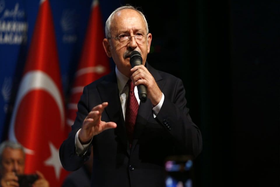 CHP lideri Kemal Kılı&ccedil;daroğlu, Borsa İstanbul'da manip&uuml;lasyon yapıldığını belirterek "K&uuml;&ccedil;&uuml;k