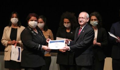 Kılıçdaroğlu’ndan Buca Belediyesi’ne sertifika onuru