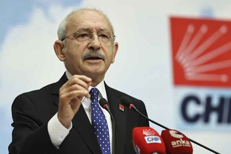 CHP lideri partisinin belediye başkanlarını, &ldquo;telefonlarının dinlendiğini&rdquo; s&ouml;yleyerek uyardı. Kılı&ccedil;daroğlu&rsquo;nun,