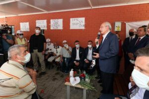 CHP Genel Başkanı Kemal Kılı&ccedil;daroğlu, İzmir B&uuml;y&uuml;kşehir Belediyesi&rsquo;nin hayata ge&ccedil;irdiği