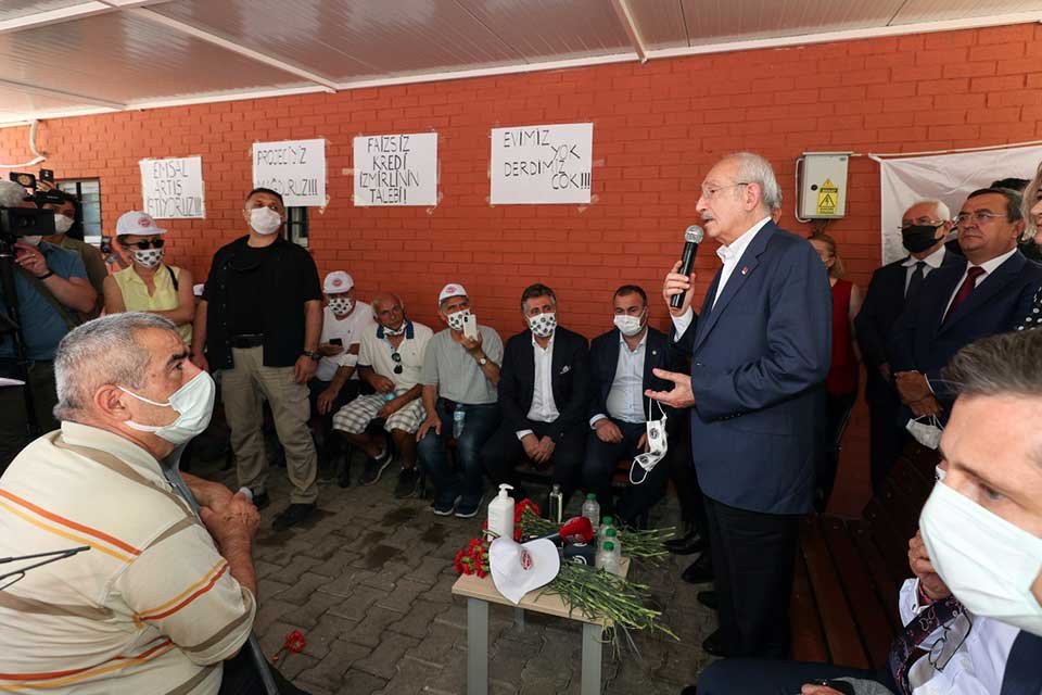 CHP Genel Başkanı Kemal Kılı&ccedil;daroğlu, İzmir B&uuml;y&uuml;kşehir Belediyesi&rsquo;nin hayata ge&ccedil;irdiği