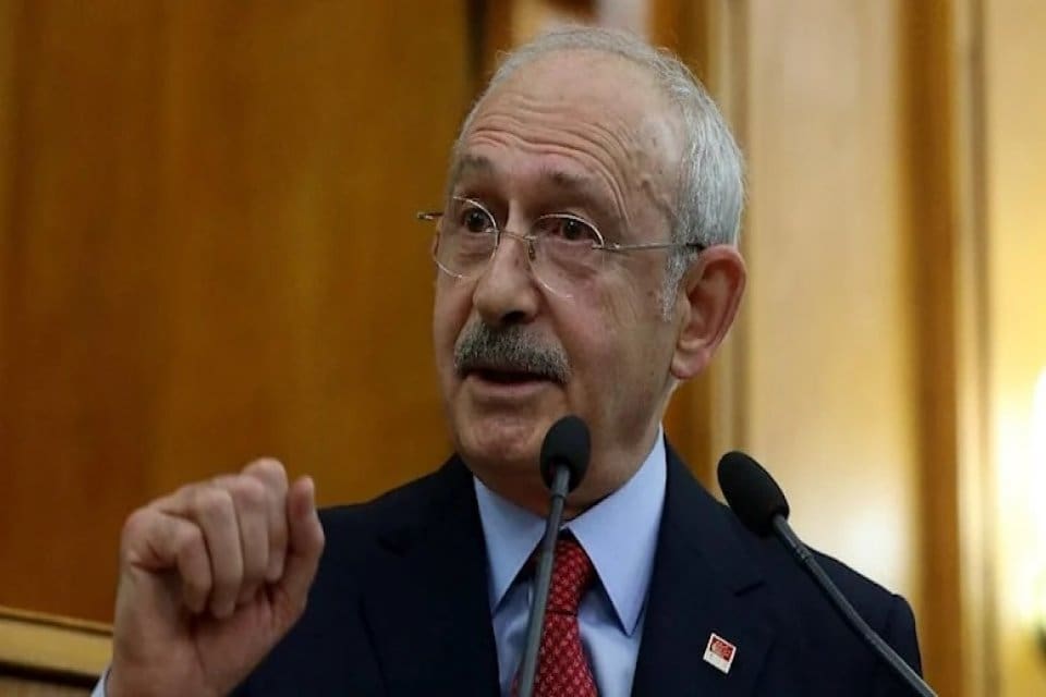 CHP lideri Kılı&ccedil;daroğlu, TOKİ'nin y&uuml;r&uuml;tt&uuml;ğ&uuml; sosyal konut projesinin bitmeyecek bir
