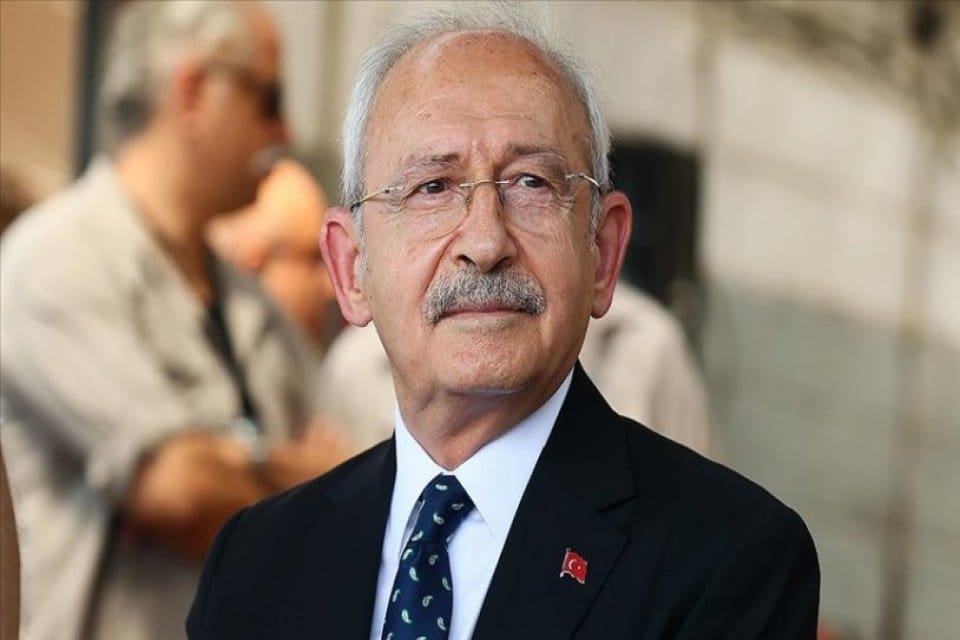 CHP lideri Kemal Kılı&ccedil;daroğlu, Balyoz ve Ergenekon davalarında tutuklanan Emekli