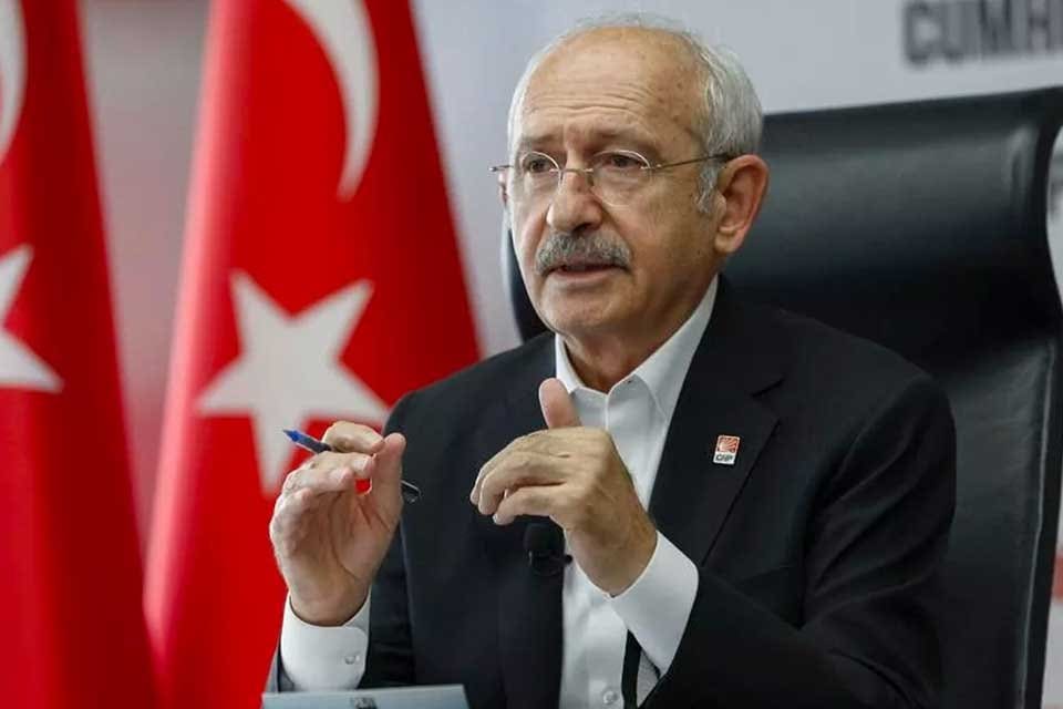 İzmir'de HDP il başkanlığına saldırıda Deniz Poyraz'ın &ouml;ld&uuml;r&uuml;lmesine ilişkin savcılara