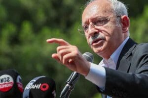 CHP lideri Kemal Kılı&ccedil;daroğlu, Aydın B&uuml;y&uuml;kşehir Belediyesi&rsquo;nin Toplu A&ccedil;ılış T&ouml;reni'nde