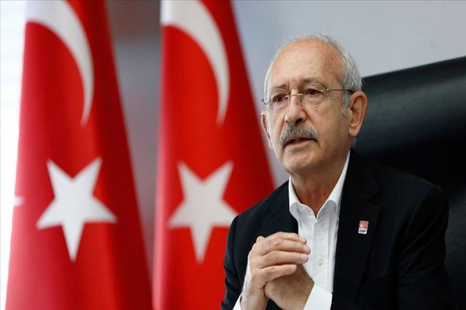 CHP Genel Başkanı Kemal Kılı&ccedil;daroğlu, 24 Kasım &Ouml;ğretmenler G&uuml;n&uuml;&rsquo;n&uuml; sosyal