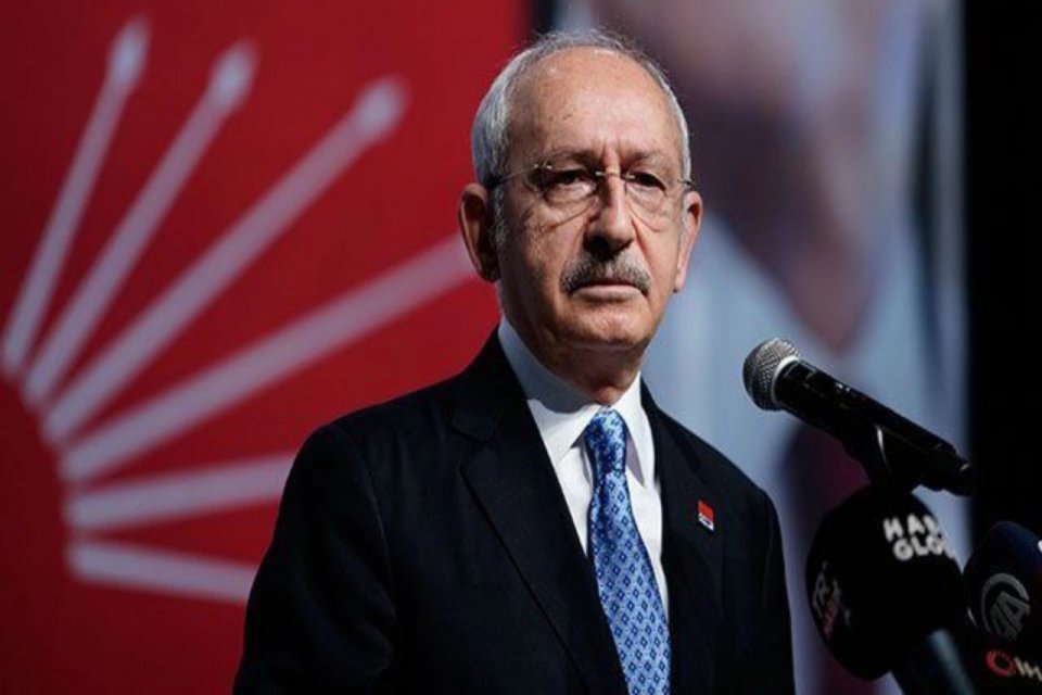 CHP lideri Kemal Kılı&ccedil;daroğlu, TV100 canlı yayınında Uğur D&uuml;ndar'ın sorularını