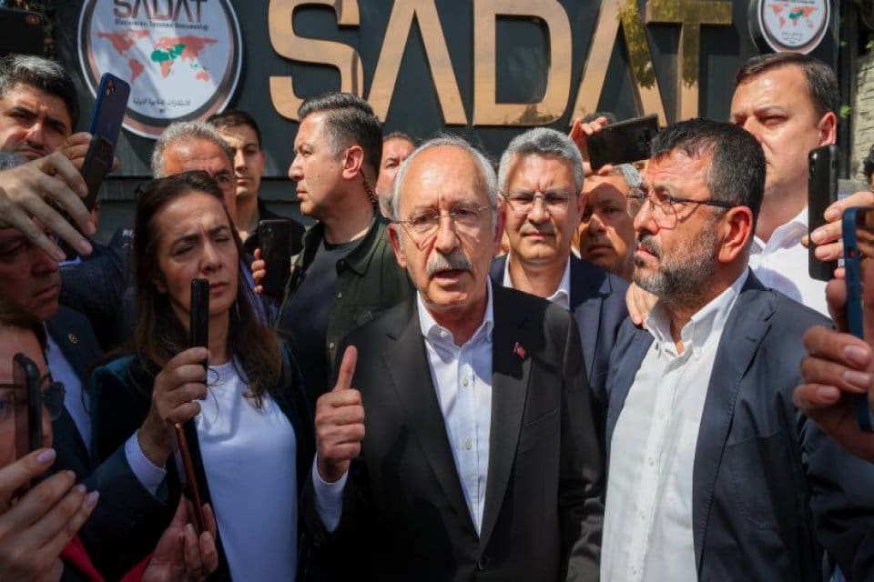 Cumhuriyet Halk Partisi (CHP) Genel Başkanı Kemal Kılı&ccedil;daroğlu, basına haber