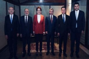 CHP Genel Başkanı Kemal Kılı&ccedil;daroğlu, FOX TV'de katıldığı canlı yayında