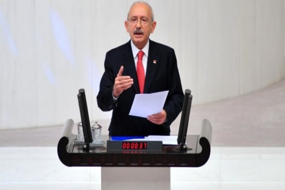 CHP Genel Başkanı Kemal Kılı&ccedil;daroğlu'nun da aralarında bulunduğu 10 milletvekiline