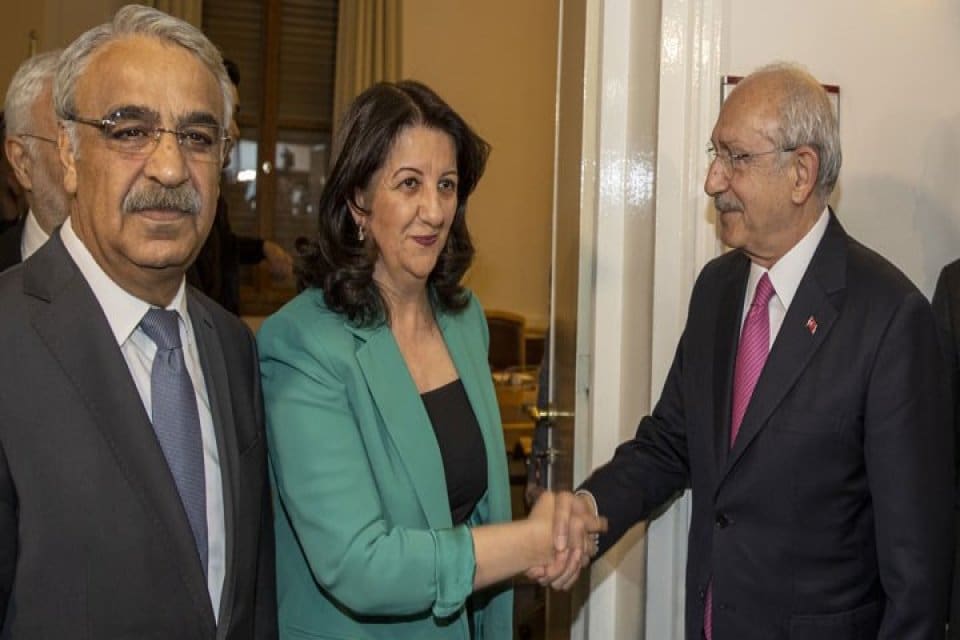 Millet İttifakı'nın cumhurbaşkanı adayı CHP Genel Başkanı Kemal Kılı&ccedil;daroğlu, HDP