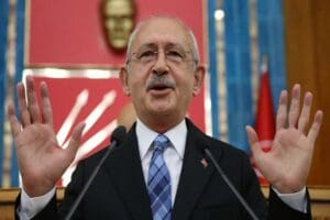 CHP lideri Kılı&ccedil;daroğlu, partisinin grup toplantısında konuşuyor. Kılı&ccedil;daroğlu'nun a&ccedil;ıklamalarından &ouml;ne