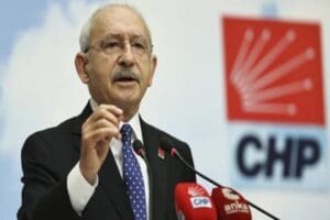 CHP lideri Kemal Kılı&ccedil;daroğlu, Halk TV'de İsmail K&uuml;&ccedil;&uuml;kkaya'nın sunduğu Yeni